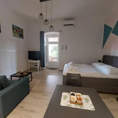 Hedon Apartment